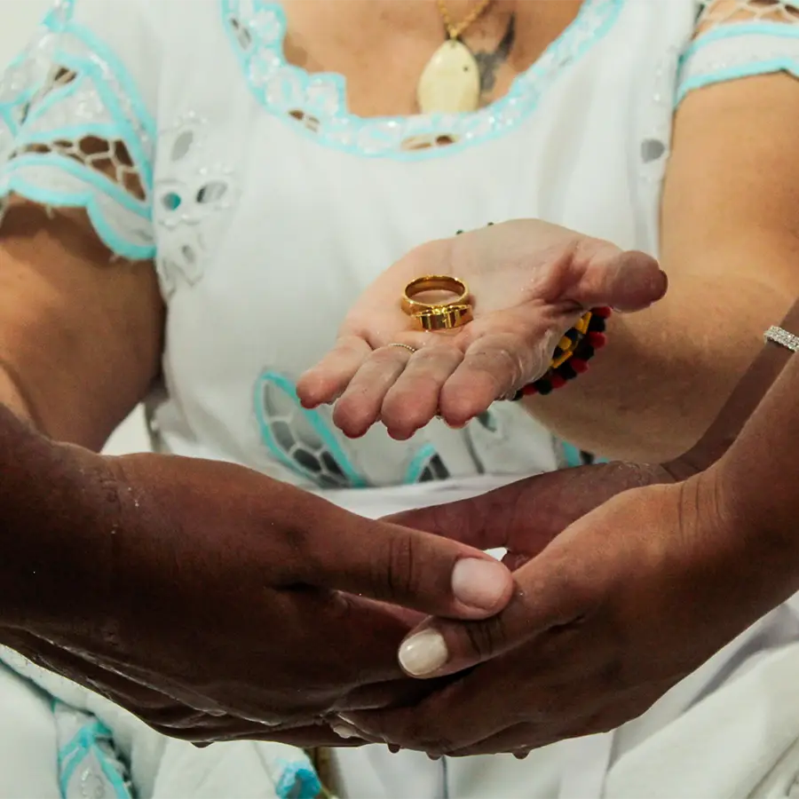 Sacerdotisa Iya Talabi Jacareí SP aliança_casamento_umbanda